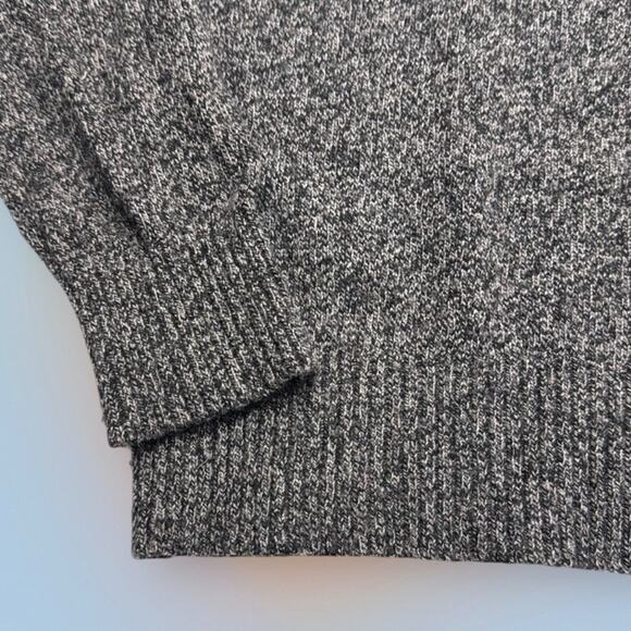 J. CREW Men’s Small Gray Black Crew Neck Sweater Wool Blend - Picture 3 of 3